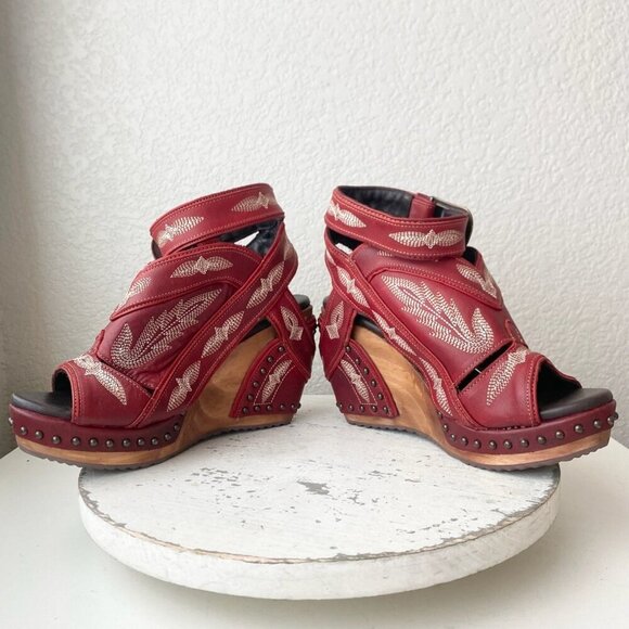 Lane Boots LEXINGTON Womens Red Wedges 7 Western Sandals Cowgirl Wooden Heels - Picture 7 of 10